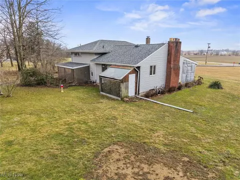 12873 Unity Rd, New Springfield, OH 44443 photo 4