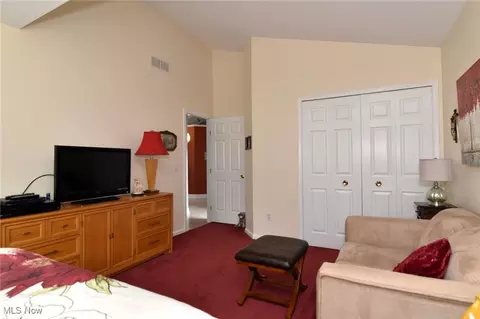Bedroom - 335 Devon Pond, Aurora, OH 44202 photo 4 of 4
