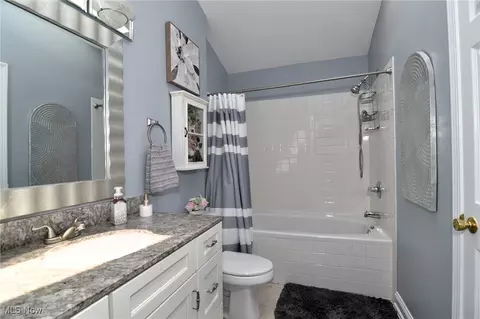 Bath - 335 Devon Pond, Aurora, OH 44202 photo 3 of 3