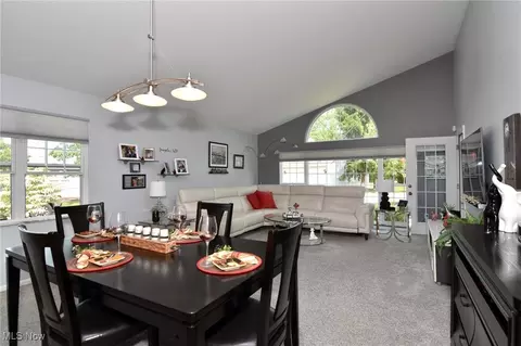 Dining - 335 Devon Pond, Aurora, OH 44202 photo 3 of 6