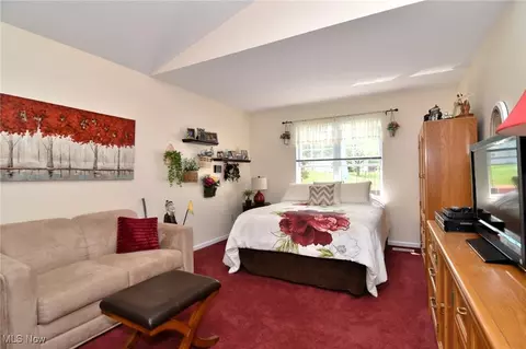 Bedroom - 335 Devon Pond, Aurora, OH 44202 photo 3 of 4