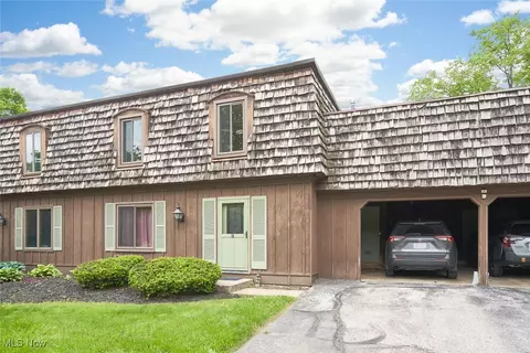 200 Granger Rd #33, Medina, OH 44256