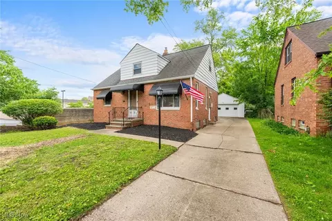 1507 Winchester Rd, Lyndhurst, OH 44124