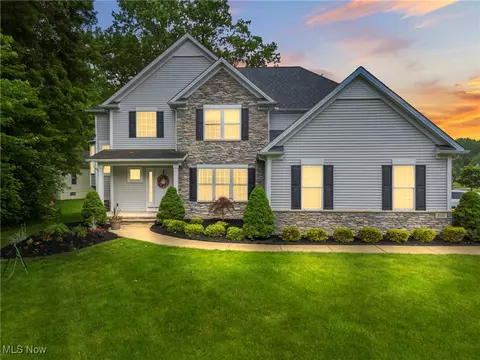 6111 Brownstone Ct, Mentor, OH 44060