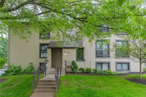 6330 Greenwood Parkway Park #106, Northfield, OH 44067