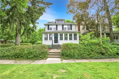 2577 Idlewood Rd, Cleveland Heights, OH 44118