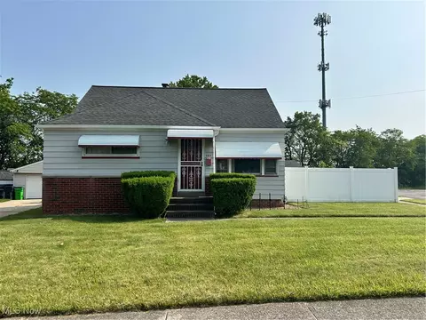 9817 David Rd, Garfield Heights, OH 44125
