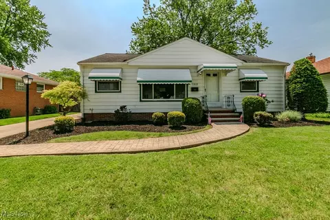 11819 Glamer Dr, Parma, OH 44130