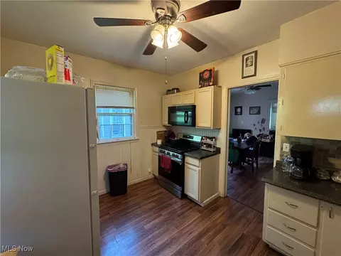 420 W 38th St, Ashtabula, OH 44004 photo 10