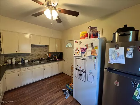 420 W 38th St, Ashtabula, OH 44004 photo 9