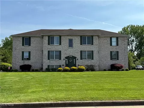 912 Pearson Cir #5, Boardman, OH 44512
