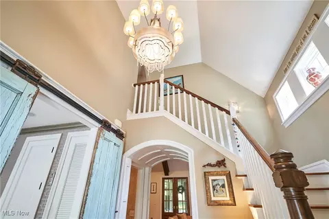 Entry Way - 213 Provence Pointe, Akron, OH 44333 photo 2 of 4