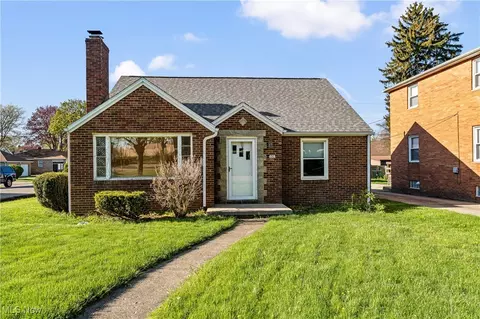 810 Spangler St NE, Canton, OH 44714