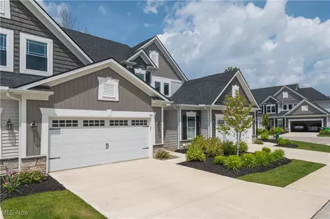 508 Matera Ct #32, Avon Lake, OH 44012