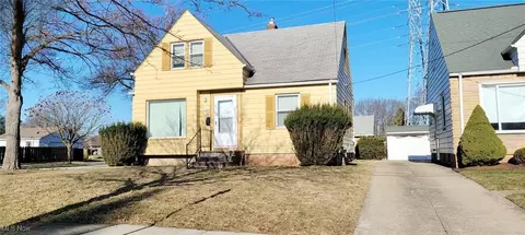 9316 Outlook Dr, Brooklyn, OH 44144