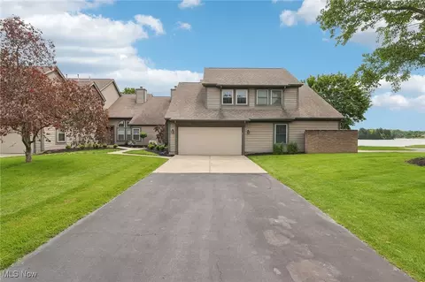 322 N Bayshore Dr #3, Columbiana, OH 44408
