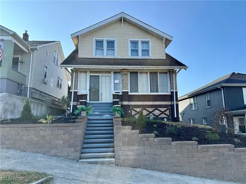 808 Gilbert Ave, Follansbee, WV 26037