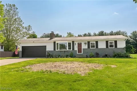 11576 Peach Glen Ave NW, Uniontown, OH 44685