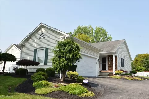 6756 Bristlewood Dr, Boardman, OH 44512