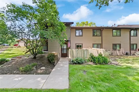 778 Kirkwall Dr, Copley, OH 44321