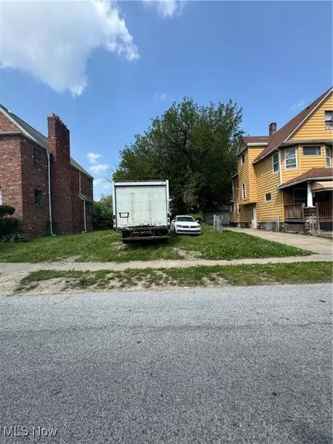 1154 E 111th St, Cleveland, OH 44108
