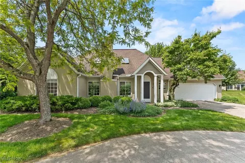 10378 N Pond Ln N #2, Twinsburg, OH 44087