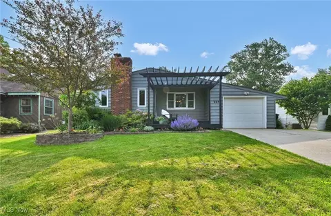 237 Stratford Ave, Wadsworth, OH 44281