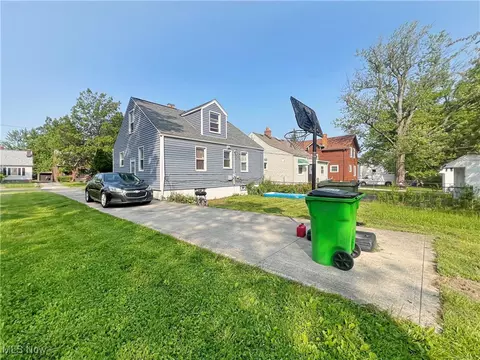 Exterior - 1541 E 196 St, Euclid, OH 44117 photo 1 of 1