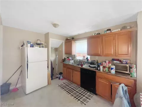 Kitchen - 1541 E 196 St, Euclid, OH 44117 photo 3 of 3