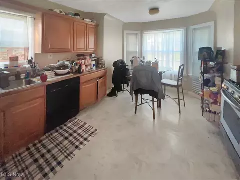 Kitchen - 1541 E 196 St, Euclid, OH 44117 photo 2 of 3