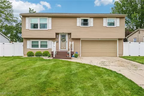 1842 Woodlawn Ave, Poland, OH 44514