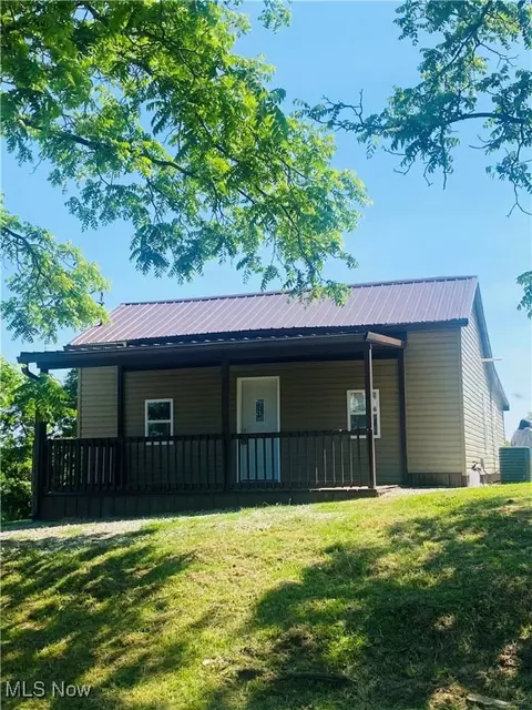 35 Hill Ave, Parkersburg, WV 26101