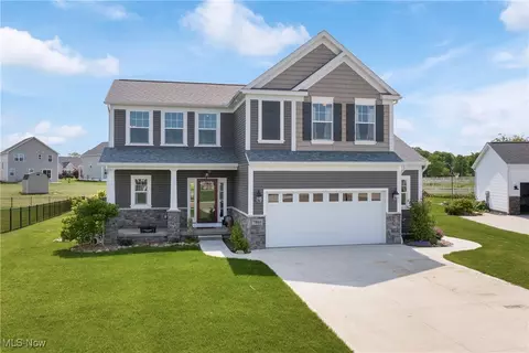7860 Peddler Cir NE, Canton, OH 44721