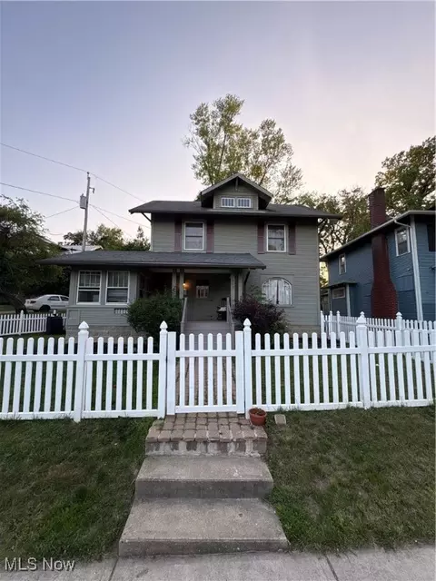 803 N 7th St, Cambridge, OH 43725