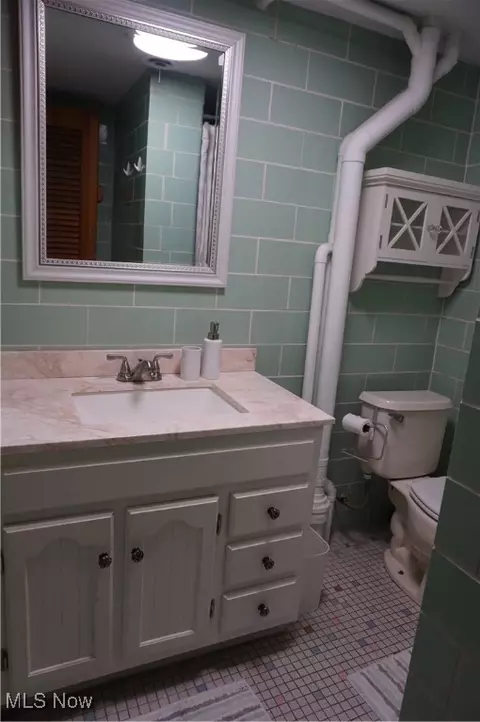 Bath - 3546 Laurel Dr, Perry, OH 44081 photo 2 of 2