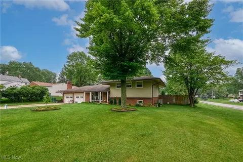 3868 Lor Ron Ave, Kent, OH 44240