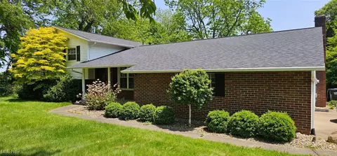 9010 Lost Trail Ave NE, Canton, OH 44721