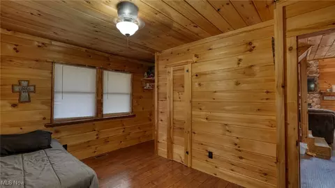 Bedroom - 8498 Euga Rd, Newcomerstown, OH 43832 photo 2 of 10