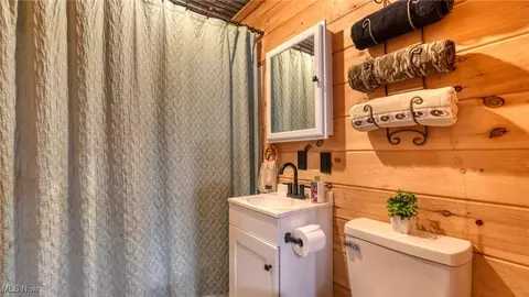 Bath - 8498 Euga Rd, Newcomerstown, OH 43832 photo 1 of 5