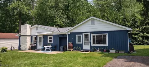 7816 Cleveland Dr, Conneaut, OH 44030