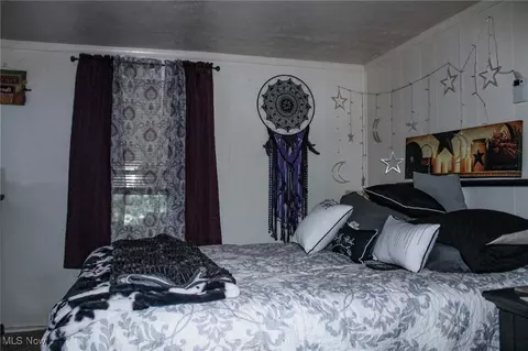 Bedroom - 676 E 3rd St, Salem, OH 44460 photo 1 of 3