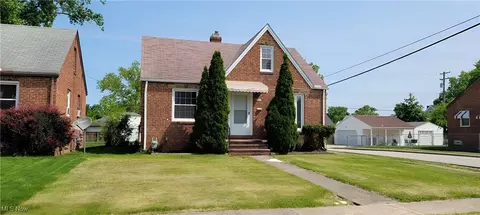 3302 Grovewood Ave, Parma, OH 44134