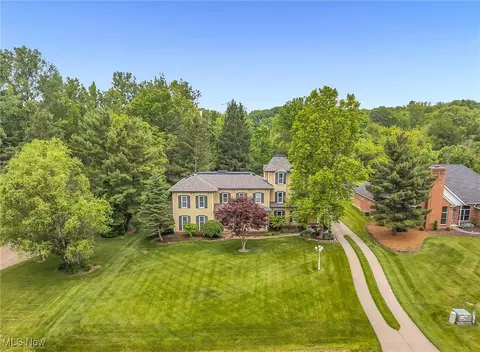 4371 Pine Lake Dr, Medina, OH 44256