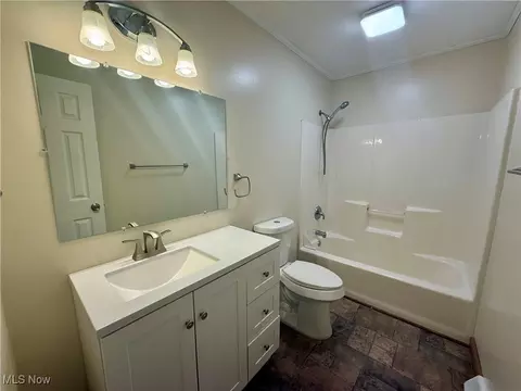 Bath - 5055 Fleming Ave, Lorain, OH 44055 photo 1 of 2