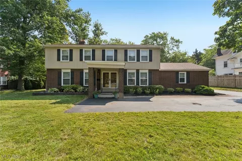 2911 Lee Rd, Shaker Heights, OH 44120