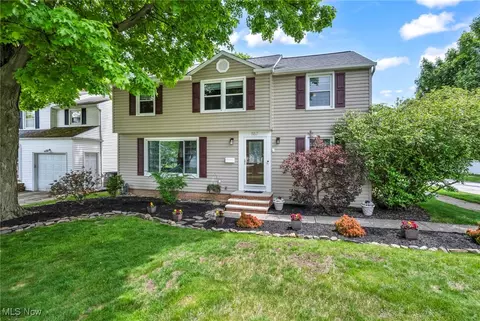 1167 Croyden Rd, Lyndhurst, OH 44124