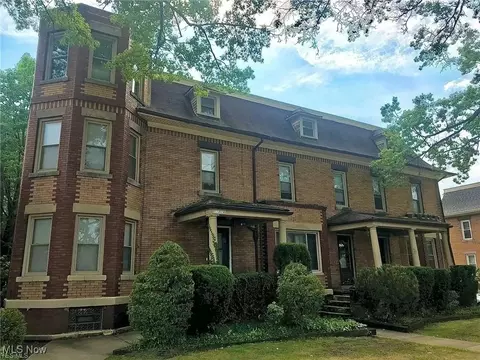 11809 Clifton Blvd, Lakewood, OH 44107
