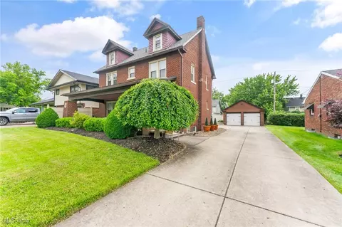 97 Overlook Blvd, Struthers, OH 44471