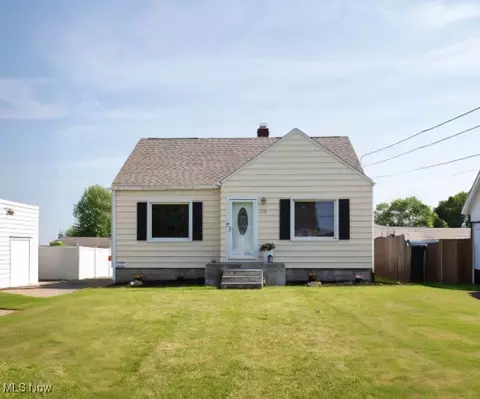 Exterior - 208 Como St, Struthers, OH 44471 photo 2 of 4