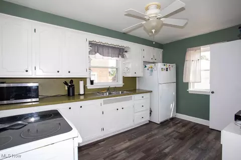 Kitchen - 208 Como St, Struthers, OH 44471 photo 1 of 2